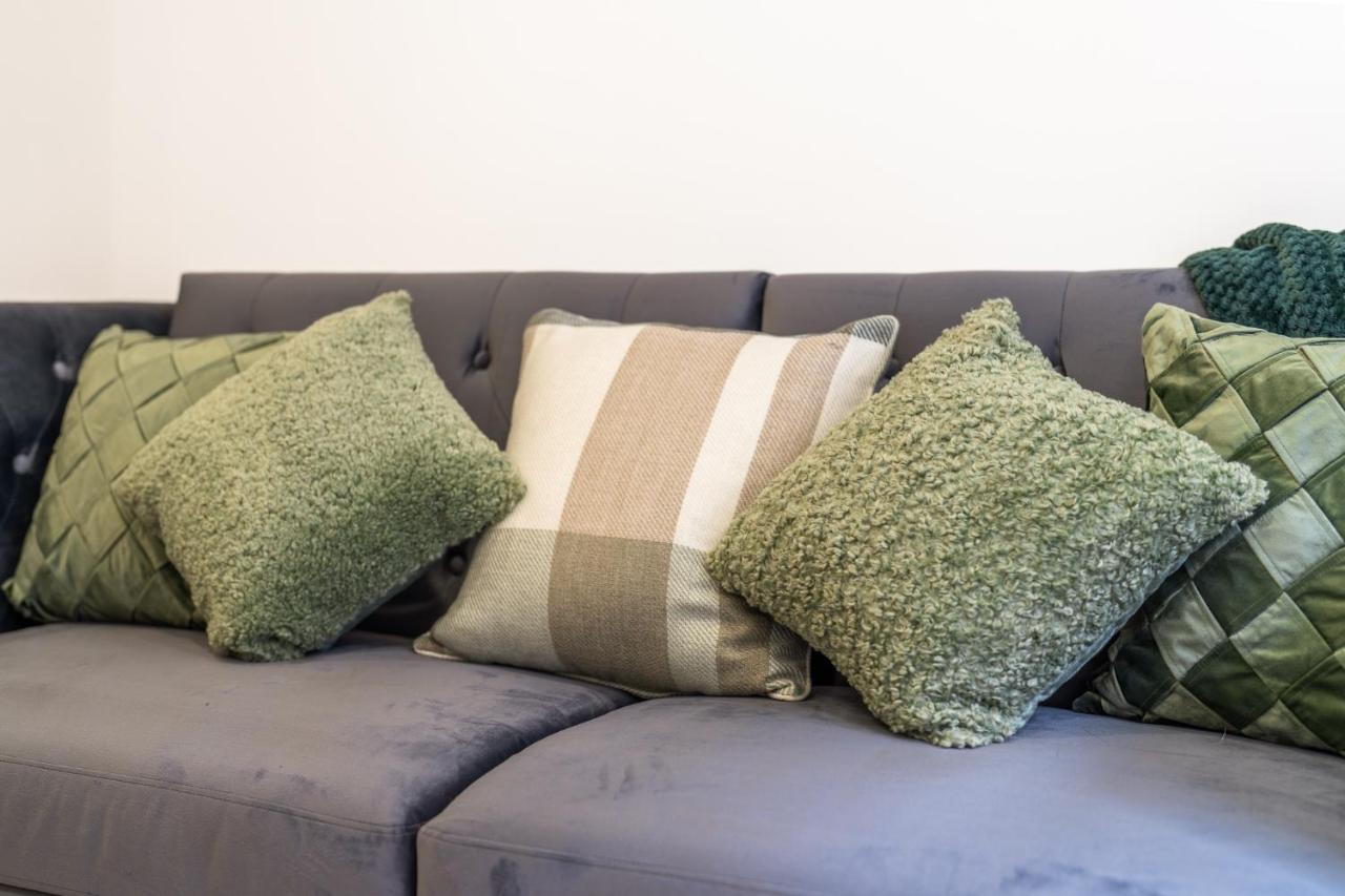 Luxury One Bedroom Serviced Apartment In The Heart Of Bedford Eksteriør billede