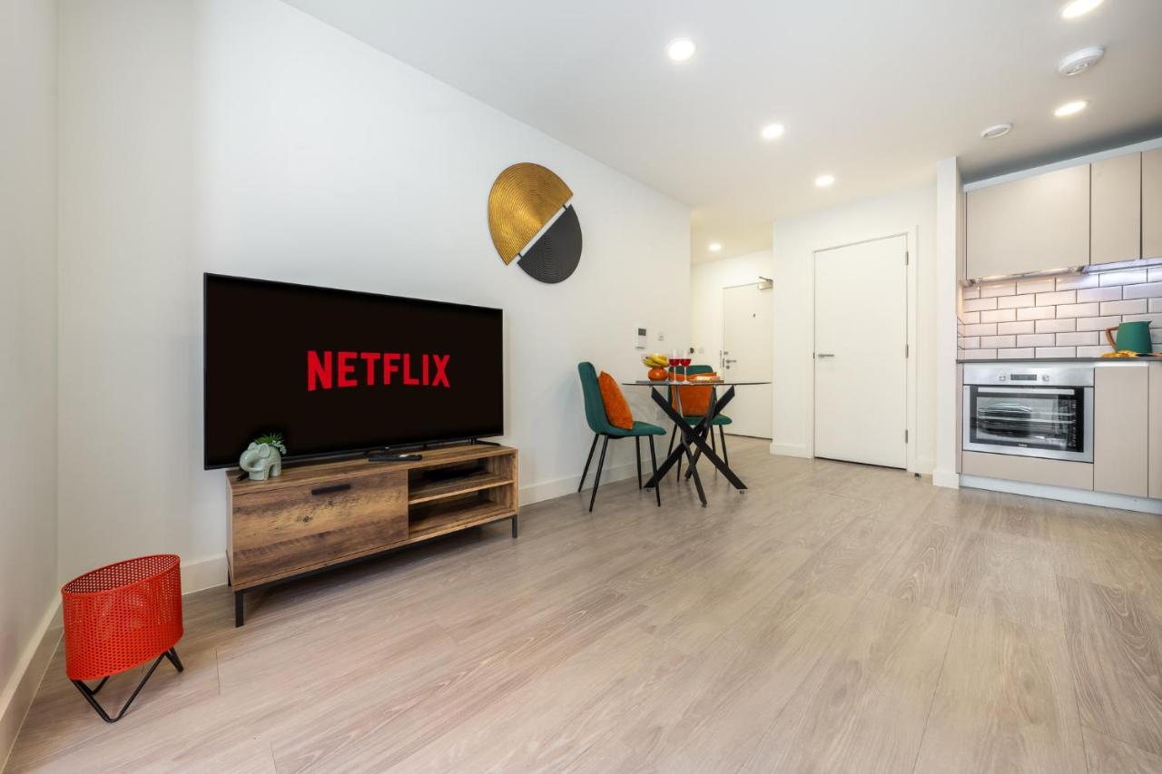 Luxury One Bedroom Serviced Apartment In The Heart Of Bedford Eksteriør billede