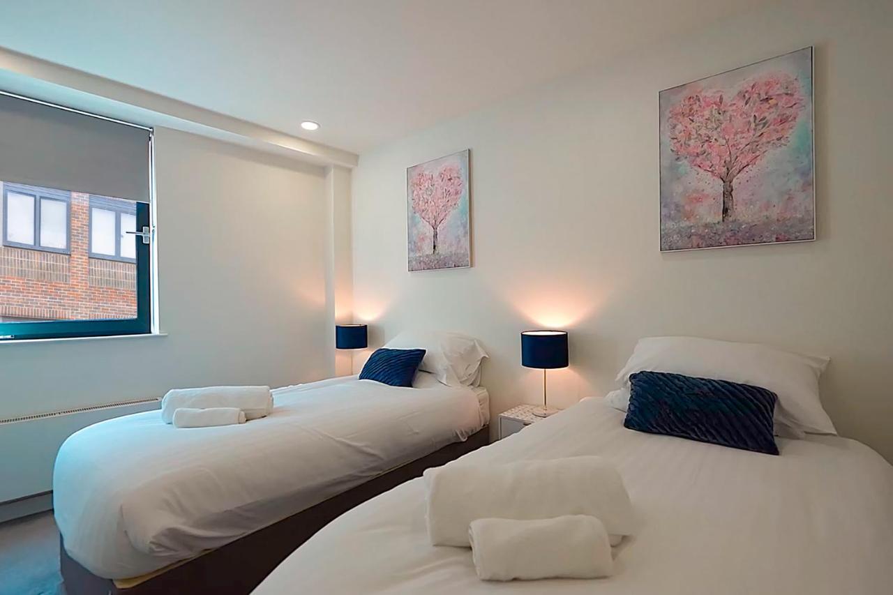 Luxury One Bedroom Serviced Apartment In The Heart Of Bedford Eksteriør billede