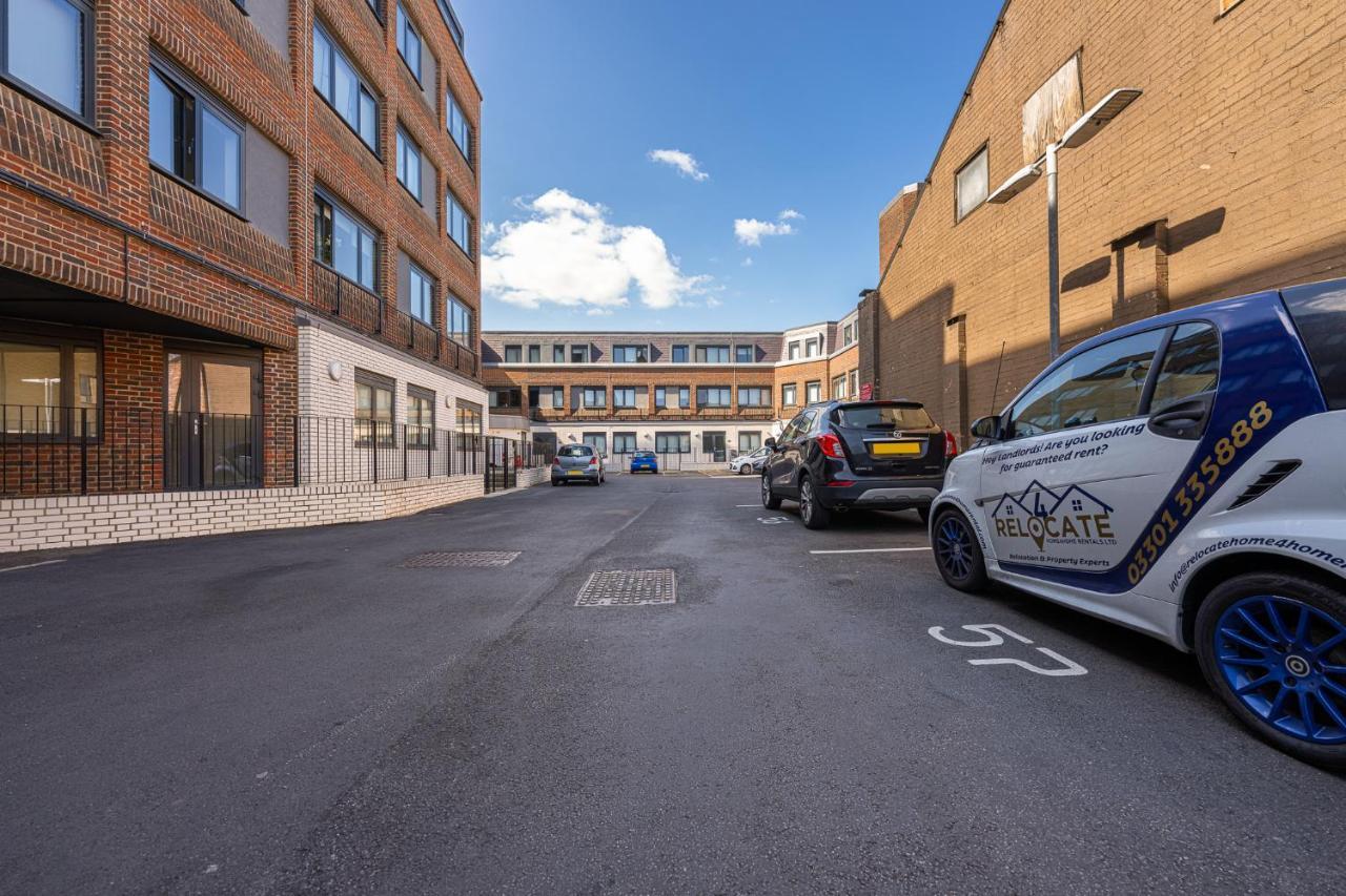Luxury One Bedroom Serviced Apartment In The Heart Of Bedford Eksteriør billede